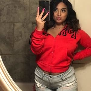 Meet your Posher, Alexia